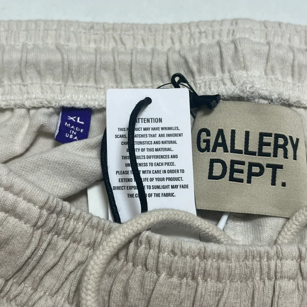 Heavy craftsmanship, the first choice for American boys in summer GALLERY DEPT. INSOMNIA SHORTS/WHITE English mud-dyed and ink-splashed shorts, off-white S-XL, super comfortable and breathable fabric, frees the lower body, heavy wash, mud-dyed and distressed, super complex ink-splashed graffiti